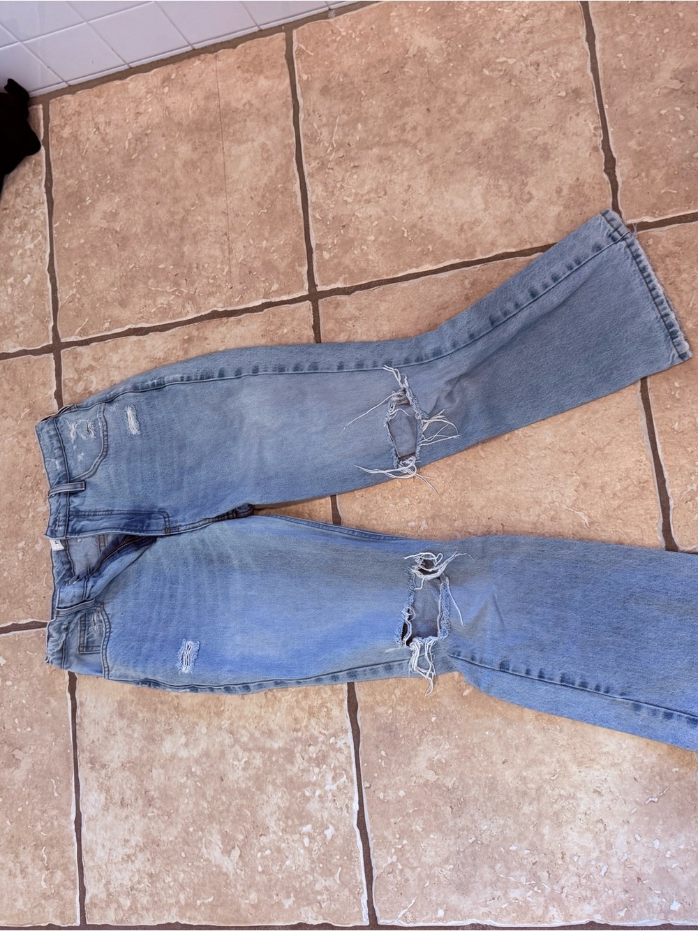 Frame 27 Light Blue Distressed Women’s Jeans - Brand: